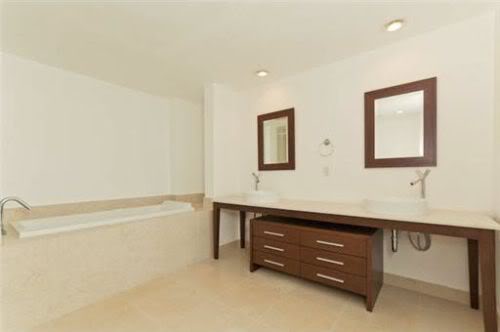 Icon Brickell bathroom Icon Brickell bathroom