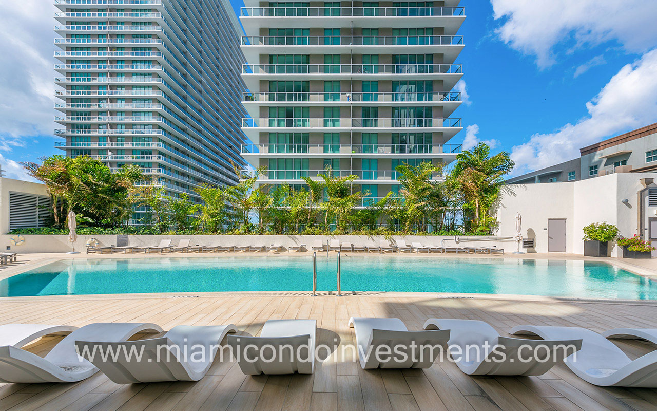 1100 Millecento resort-style pool 2