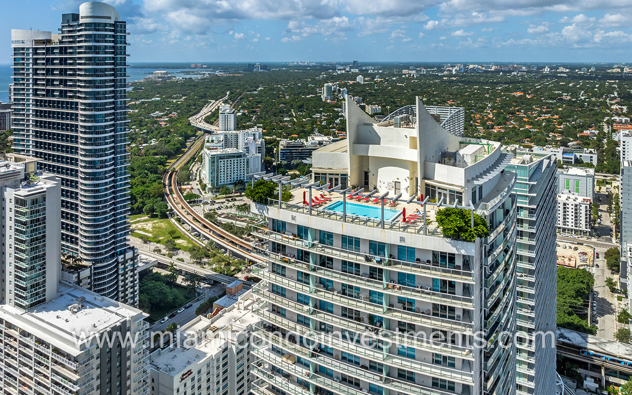 1100 Millecento rooftop pool