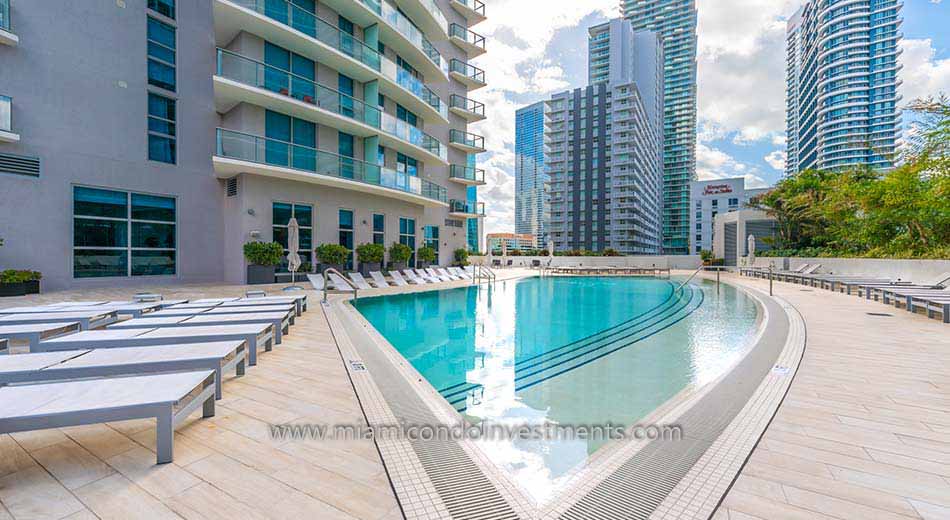 9th floor pool at 1100 Millecento