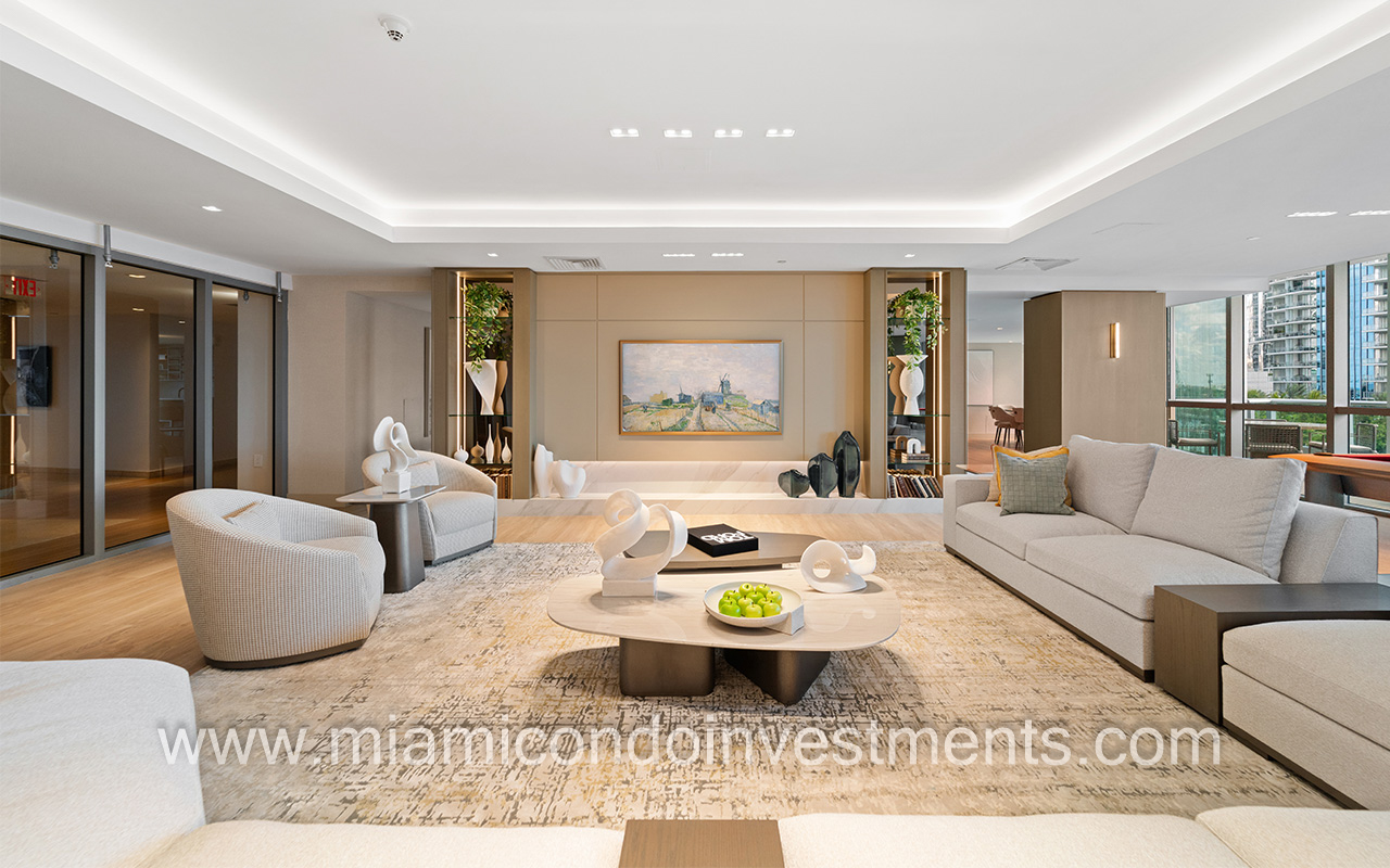 900 Biscayne Bay club room