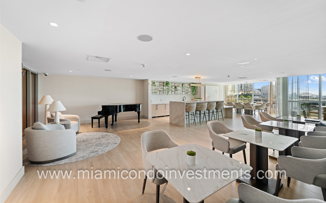 900 Biscayne Bay club room with kitchen and piano