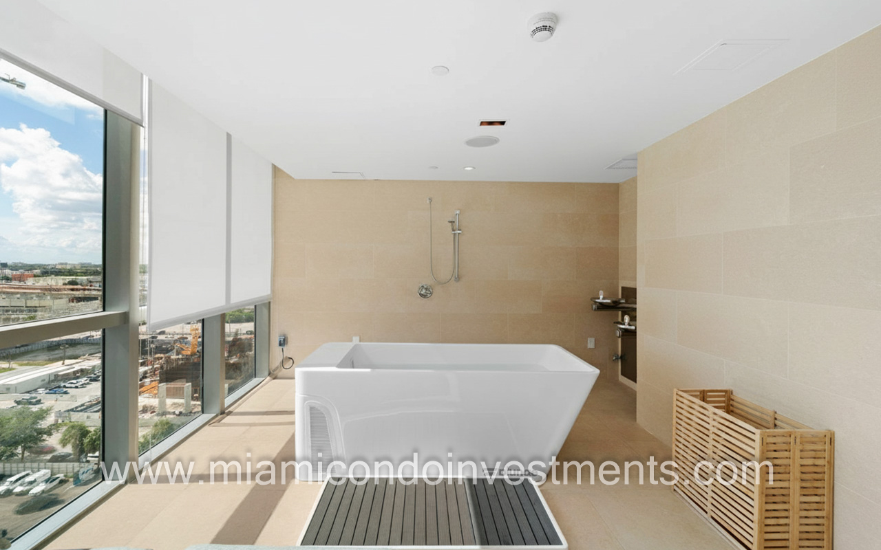 900 Biscayne Bay cold plunge tub