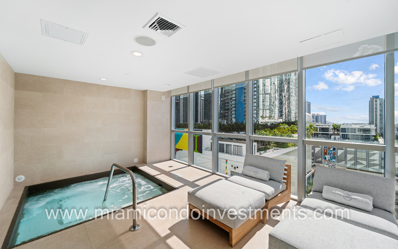 900 Biscayne Bay spa Jacuzzi