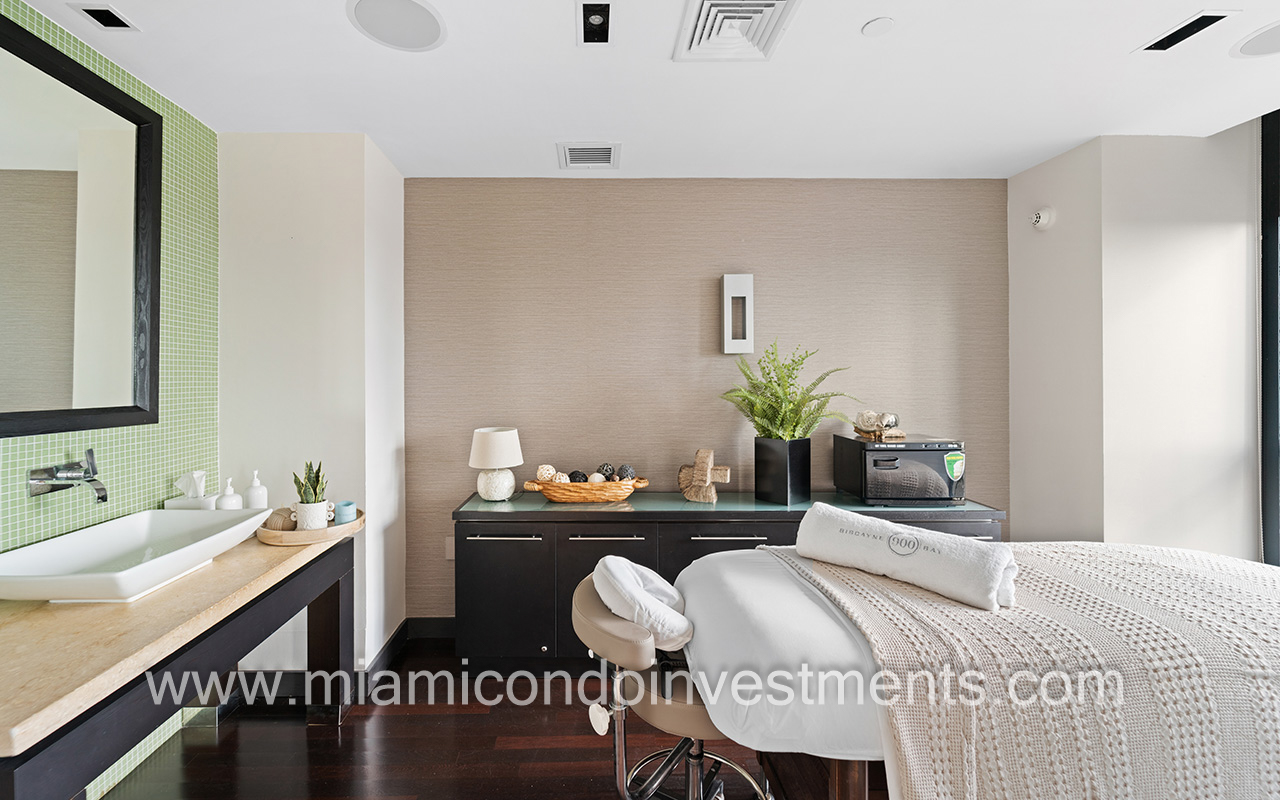 900 Biscayne Bay spa treatment room