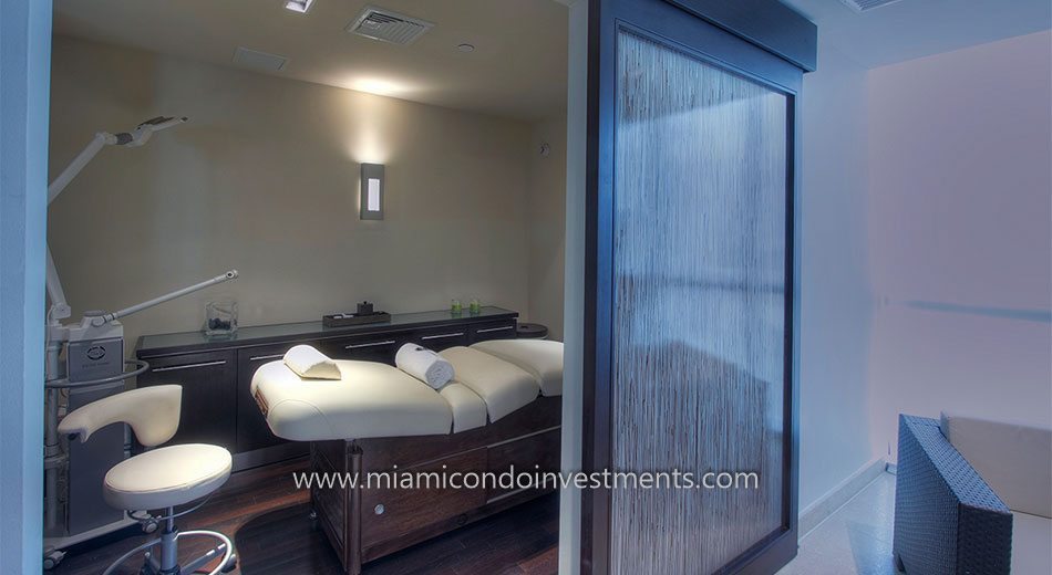 massage room at 900 Biscayne Bay