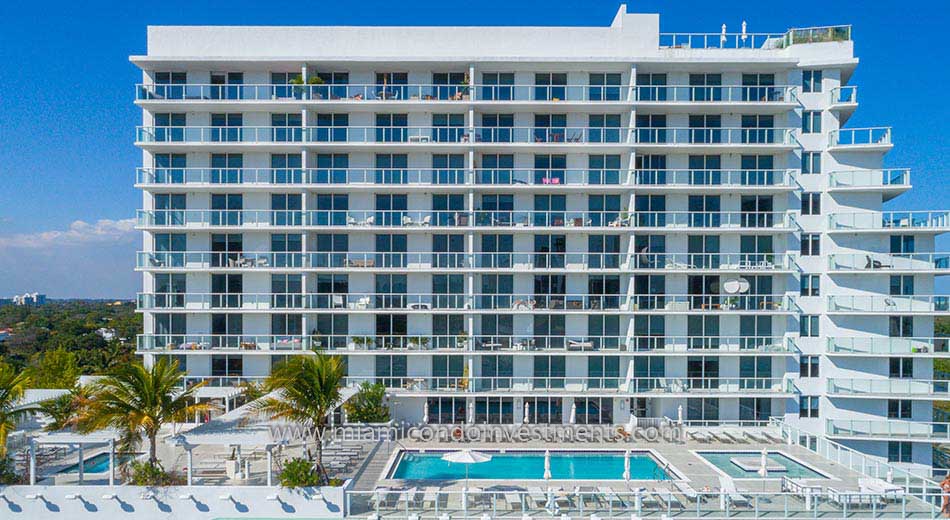 Baltus House condominiums pool deck