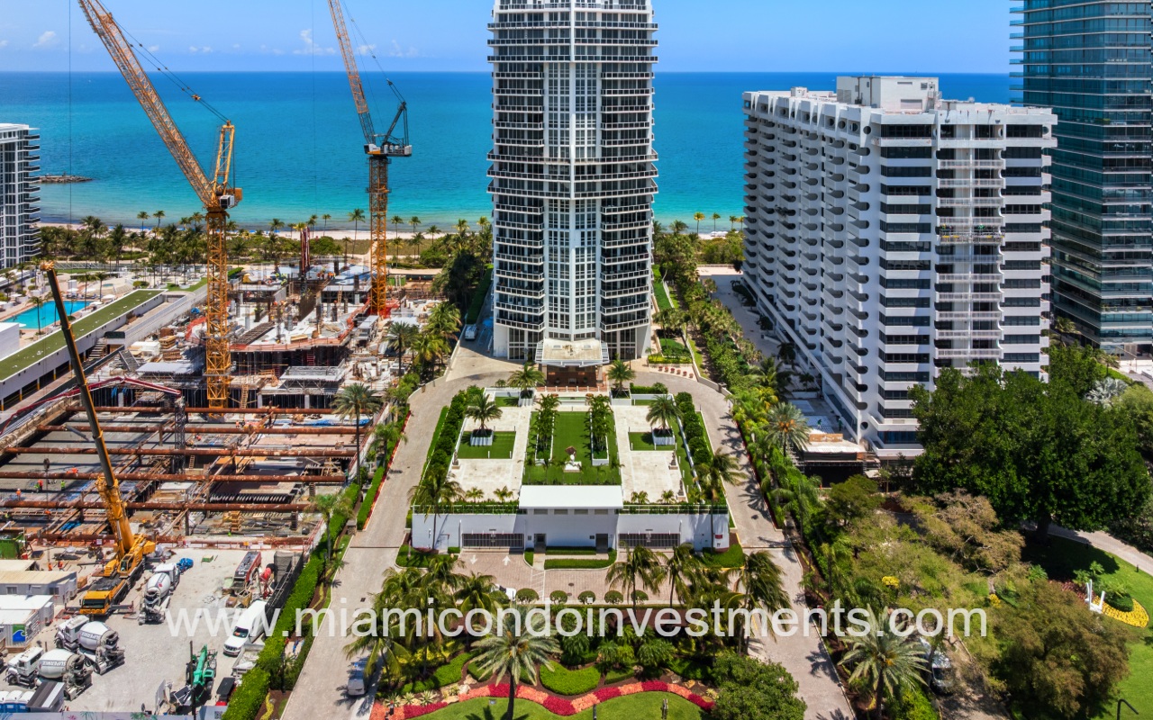 Bellini Bal Harbour condo building closeup and front entry
