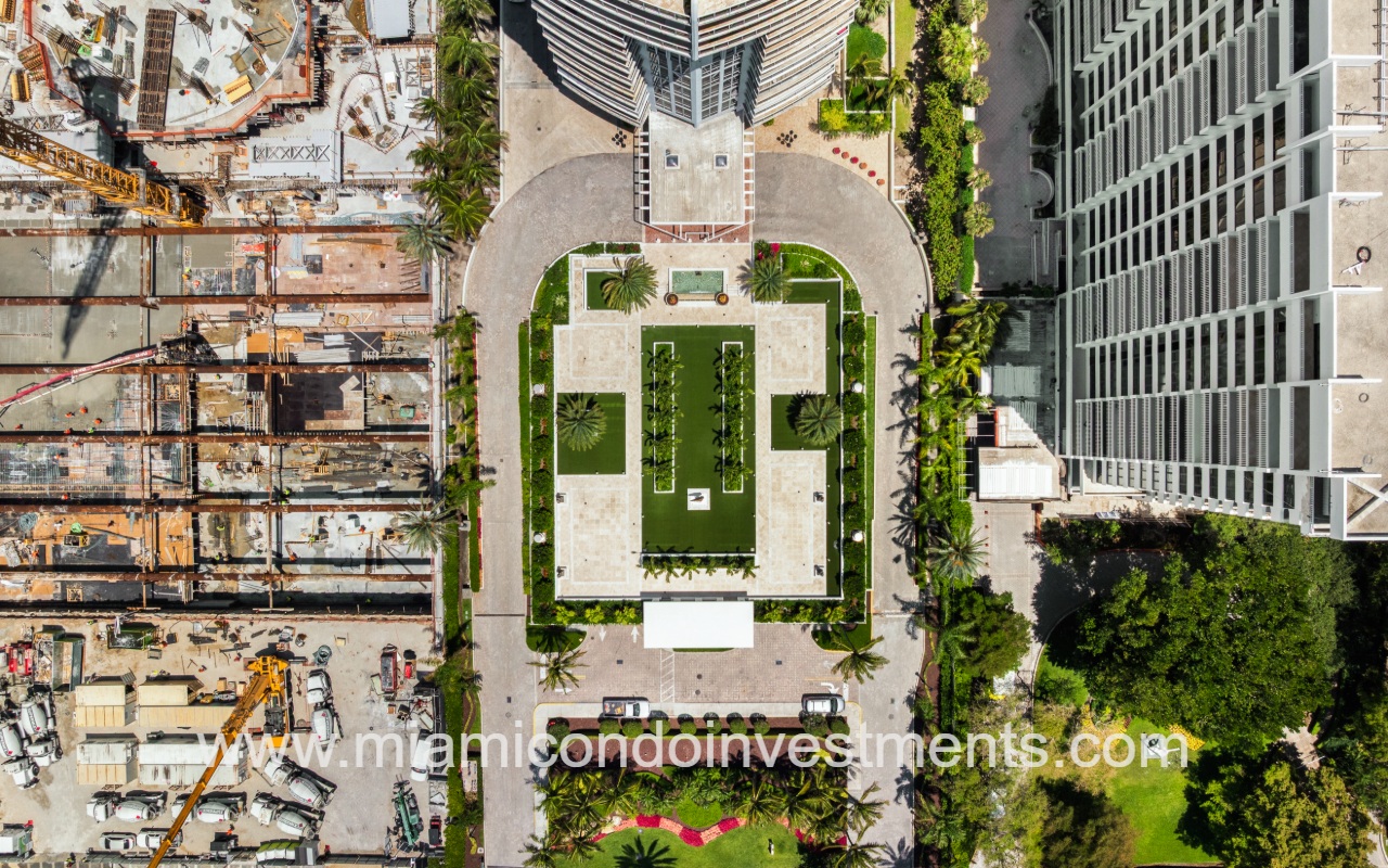 Bellini Bal Harbour aerial view of condo building entry