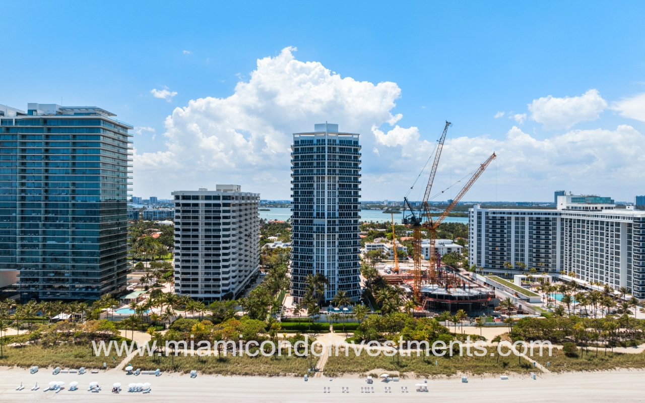 Bellini Bal Harbour view on the beach