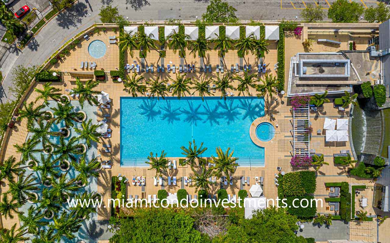 Four Seasons hotel pool deck