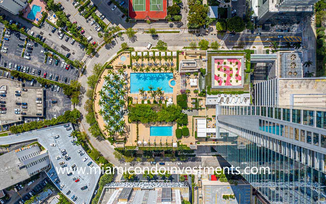 Four Seasons Miami pool deck aerial photo