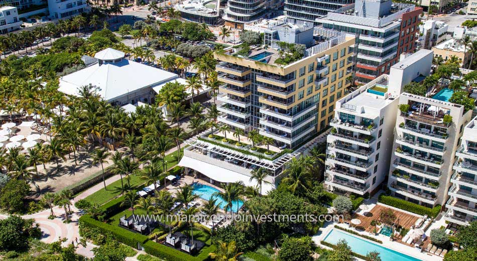 Hilton Bentley Miami Beach pool