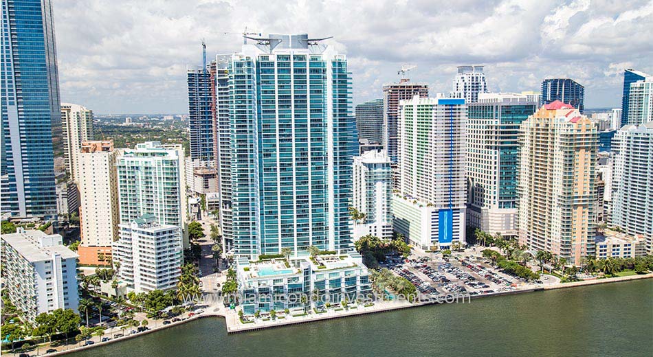 Jade at Brickell Bay exterior