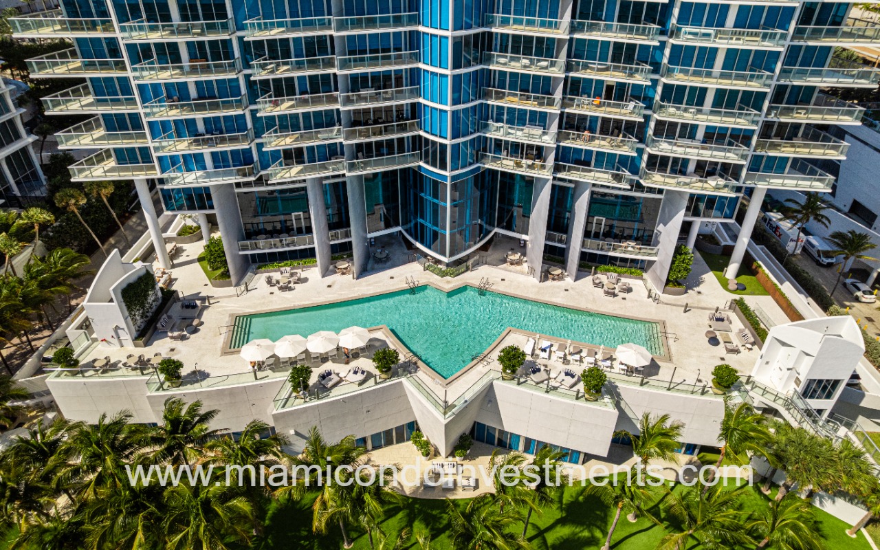 Jade Beach drone of pool