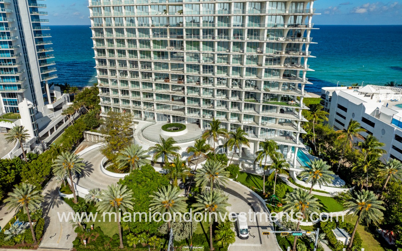 Jade Signature drone of condo building front entry