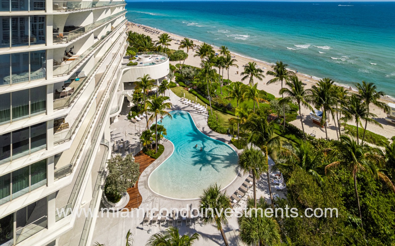 Jade Signature oceanfront pool area