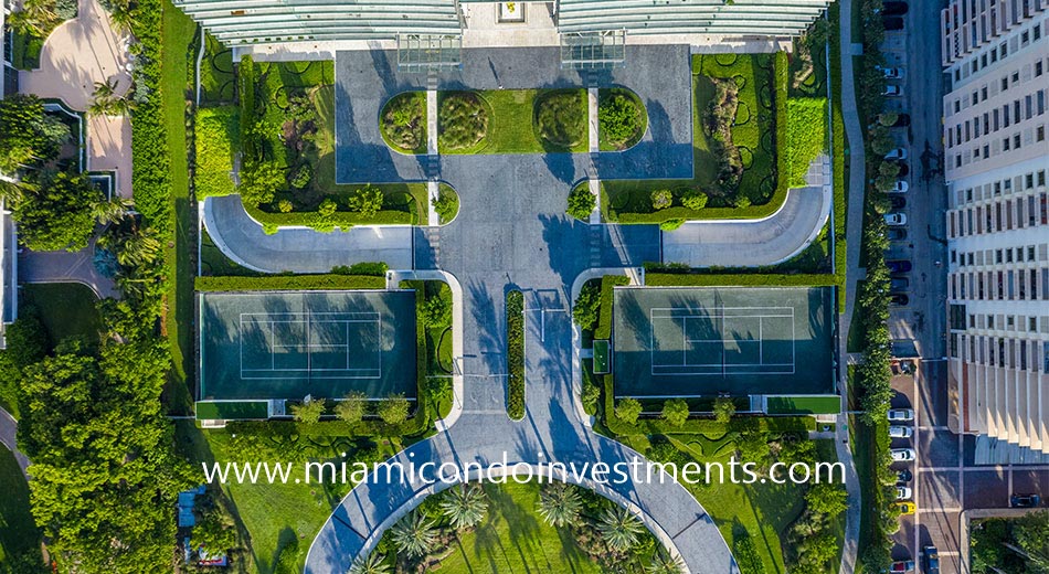 aerial view of the Oceana Bal Harbour tennis courts