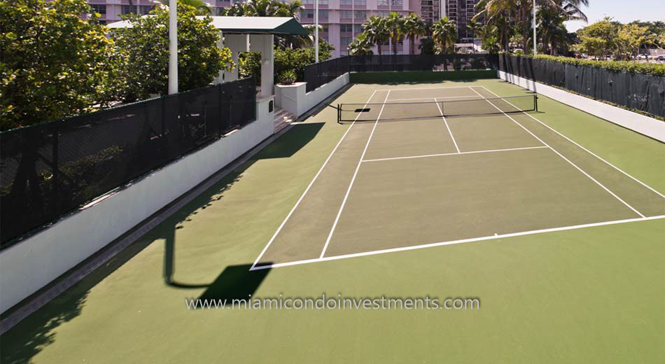 miami condos brickell tennis courts