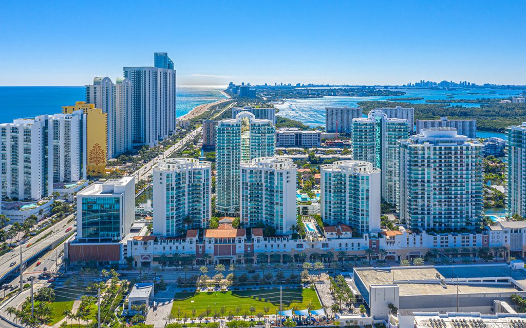 St Tropez Sunny Isles images