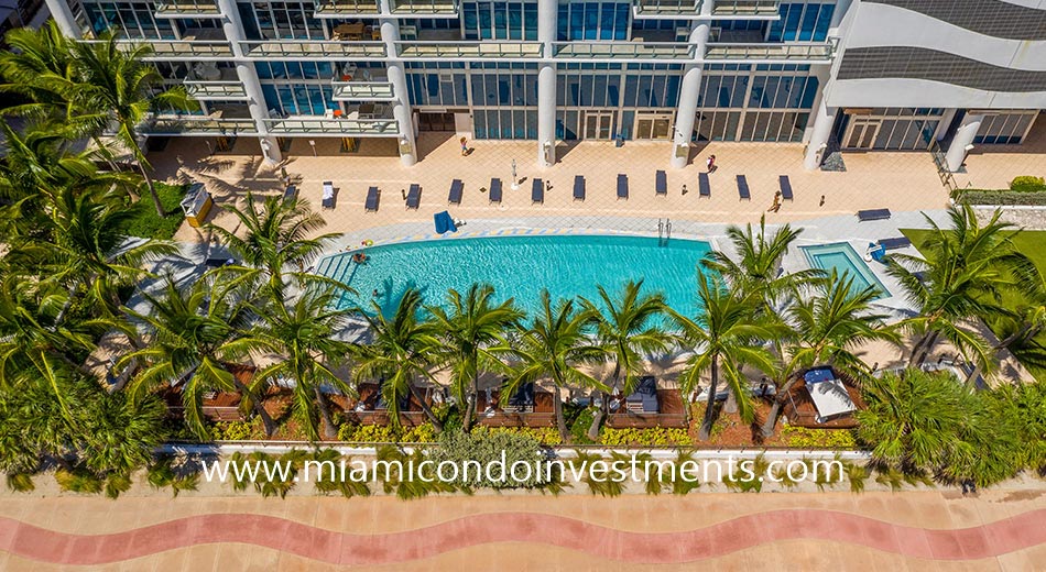 aerial view of The Carillon North Tower sunrise pool deck