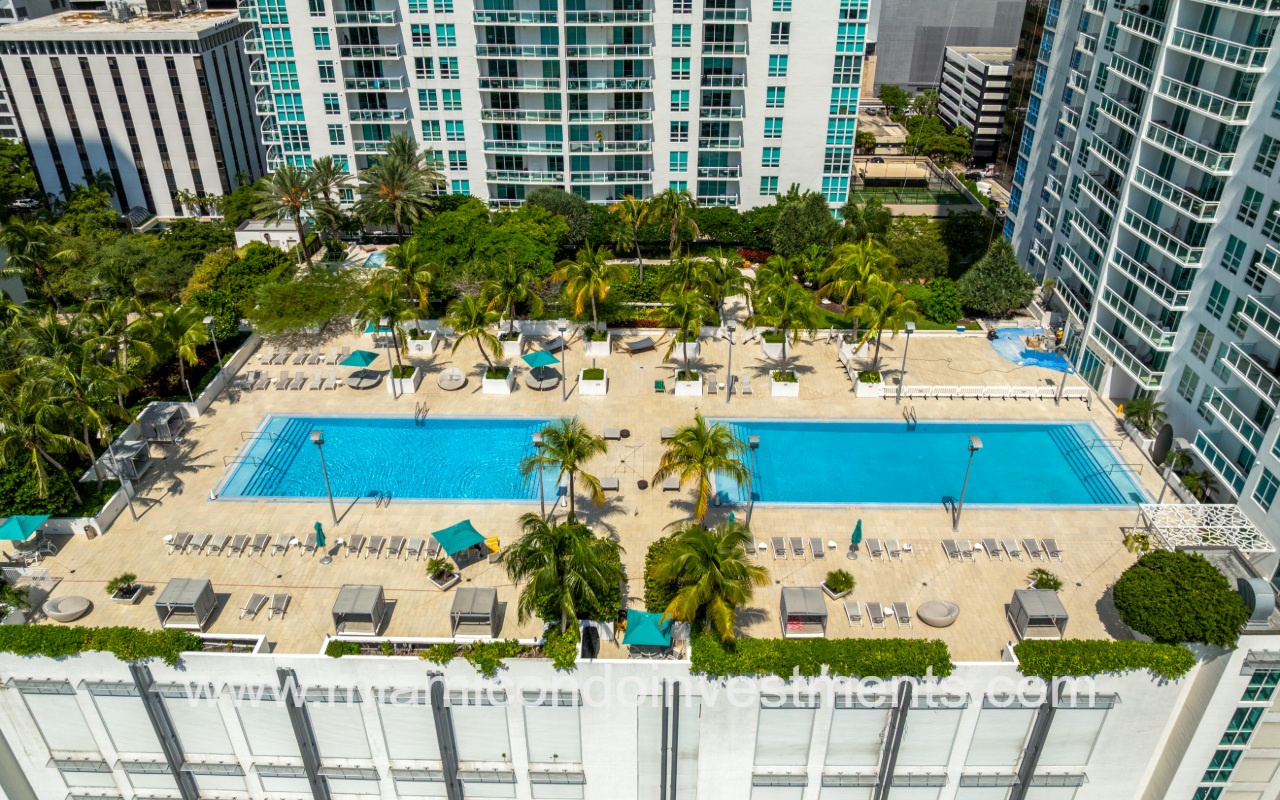 The Plaza Brickell East drone of condo pool area