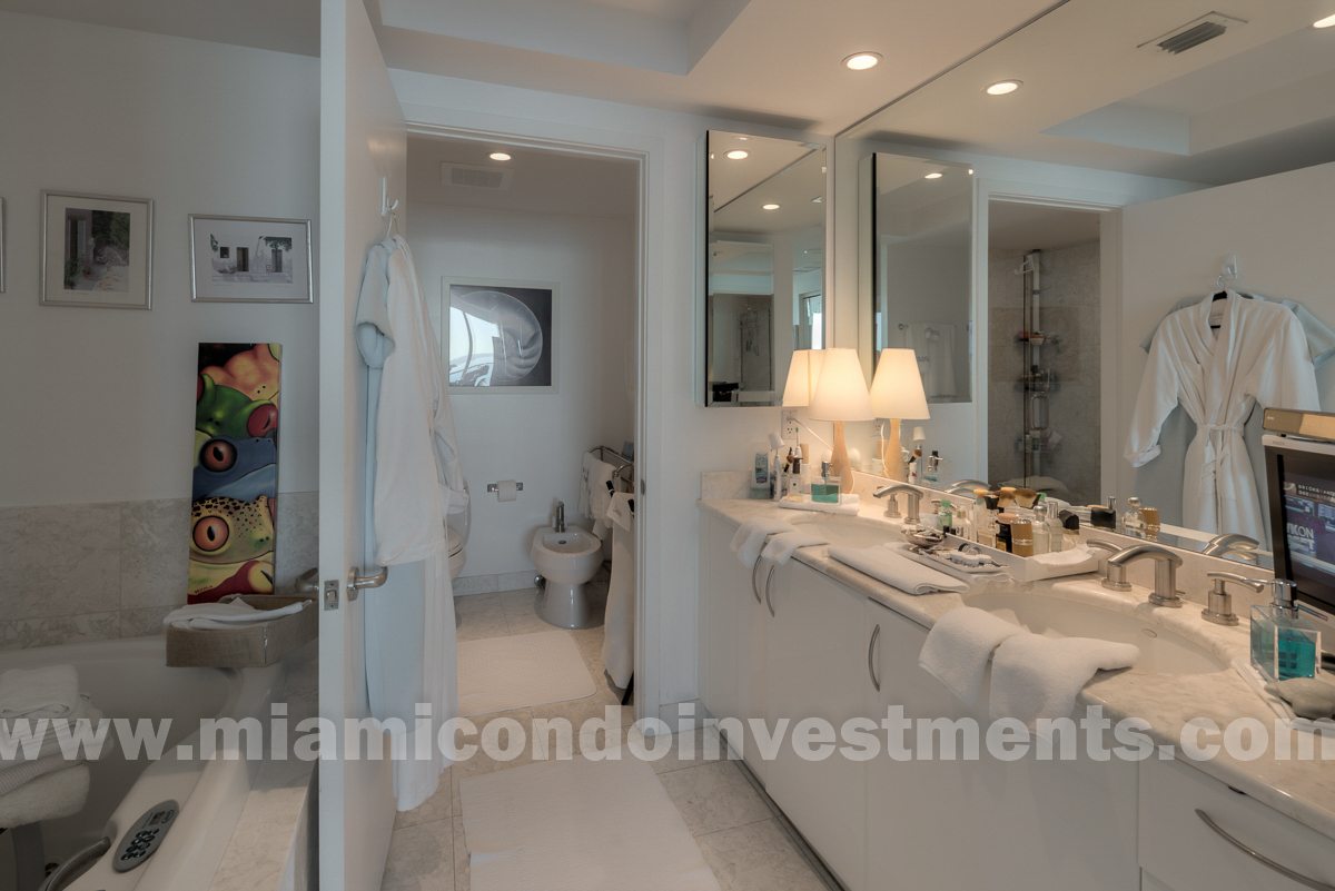 Bathroom suite