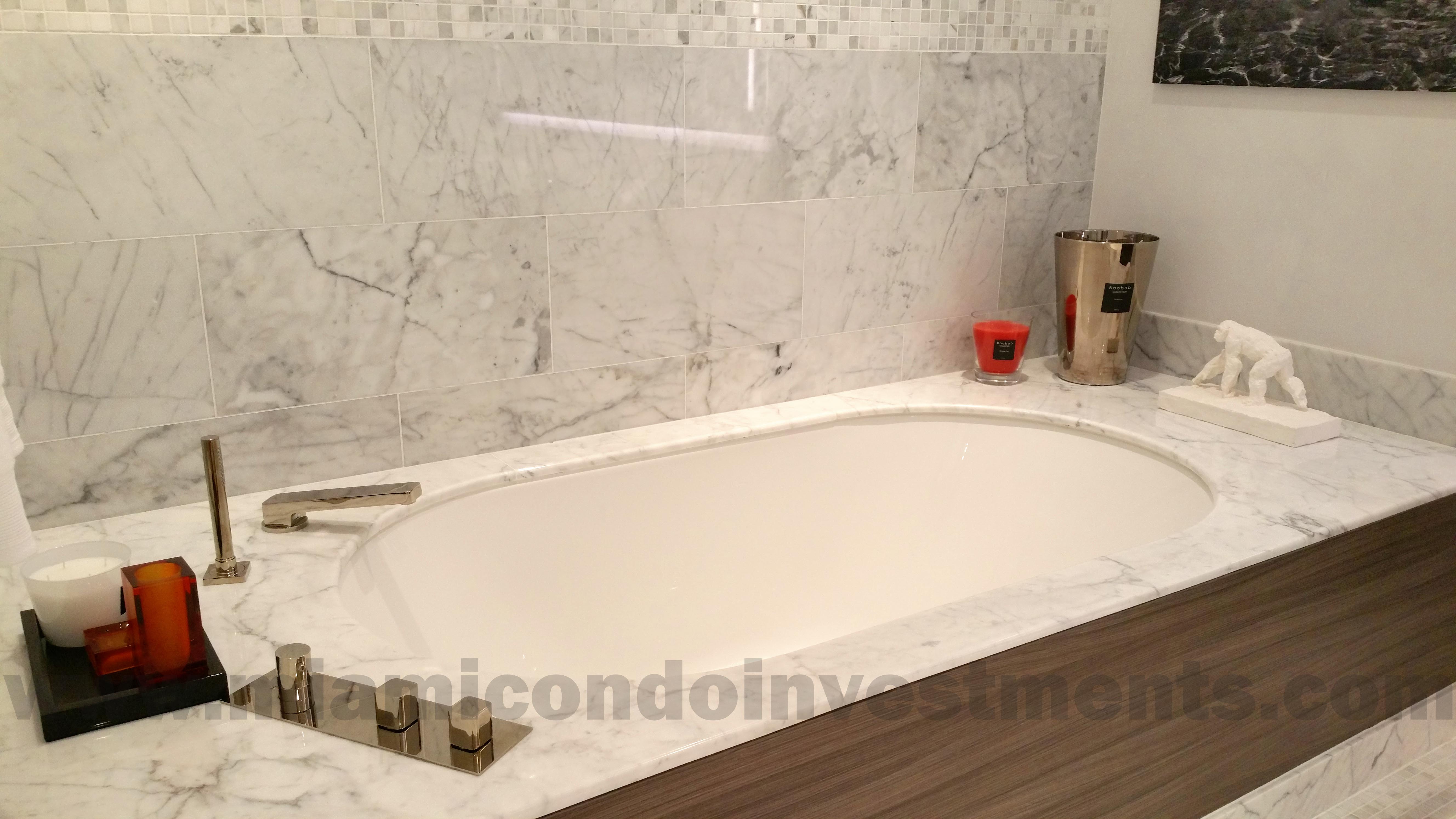 bath tub bath tub