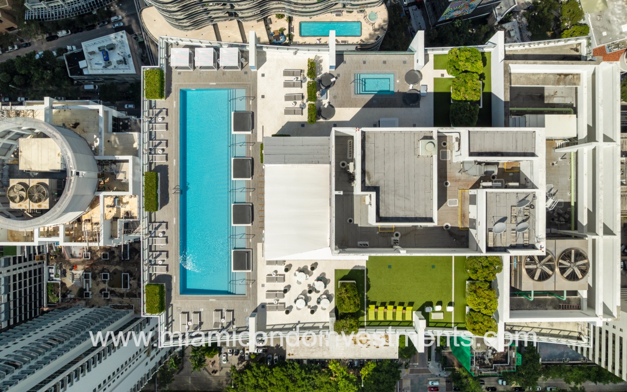 1010 Brickell drone aerial view of condo building roof and rooftop pool