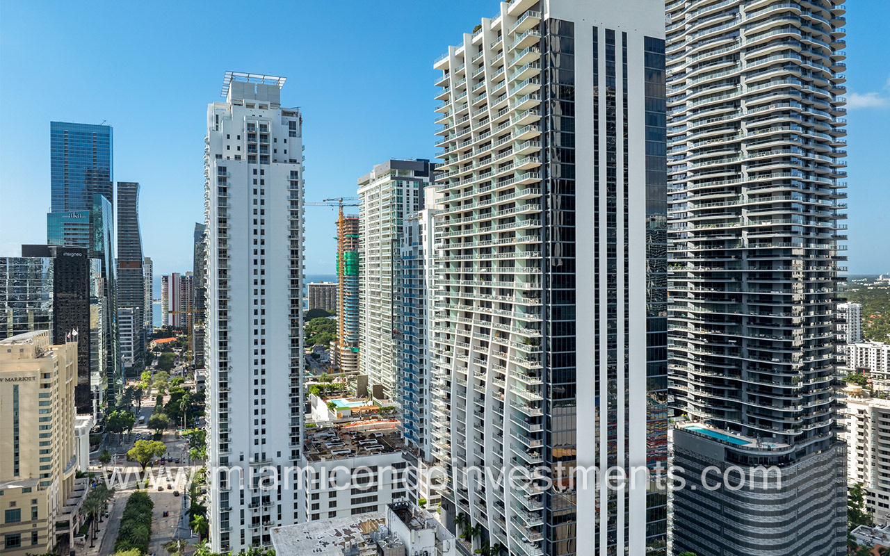 1010 Brickell condominium