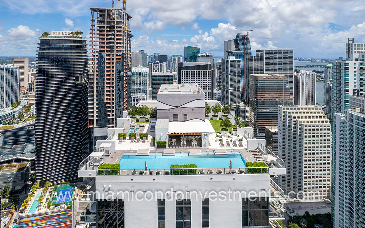 1010 Brickell rooftop pool