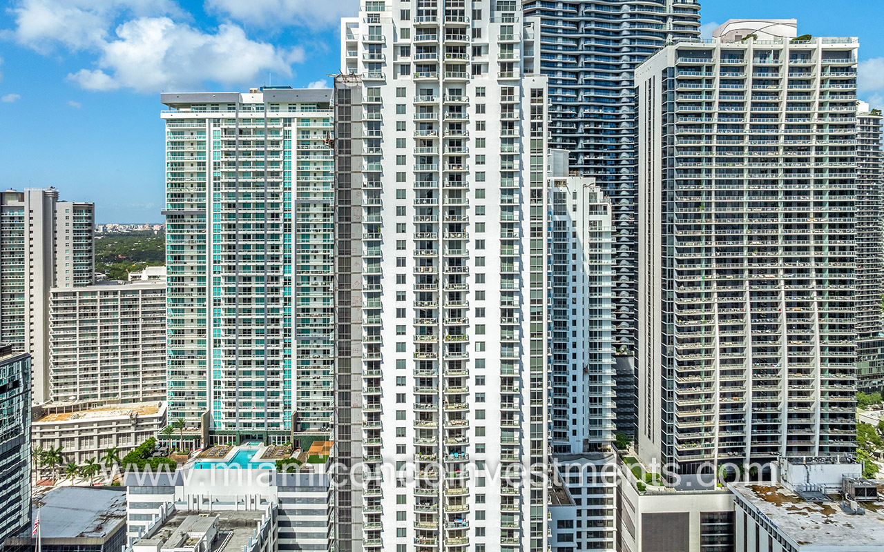 aerial photo of 1060 Brickell