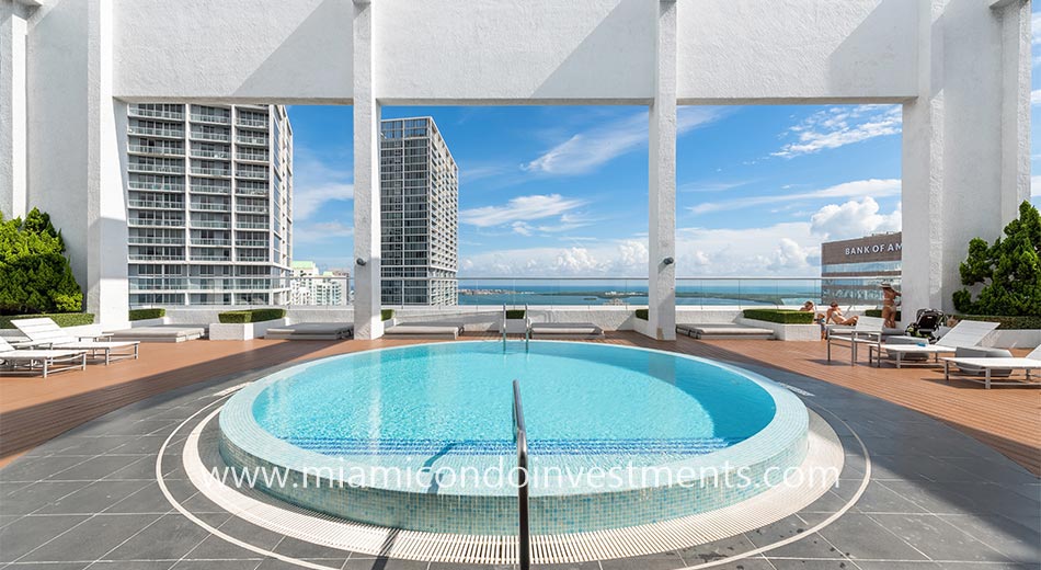 500 Brickell East rooftop pool