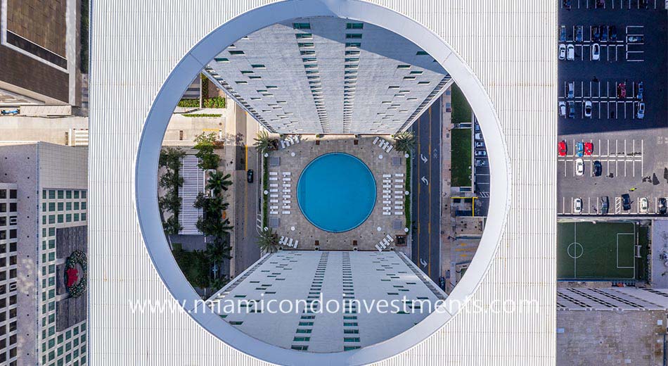 aerial photo of 500 Brickell pool