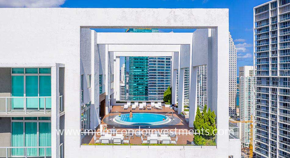 500 Brickell East rooftop pool deck