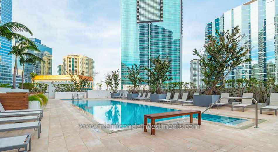 Brickell House hot tub and swimming pool