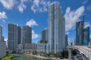 Brickell on the River North condos