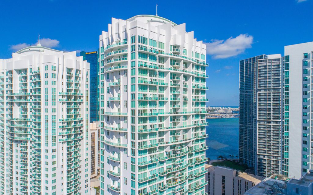 Brickell on the River South images