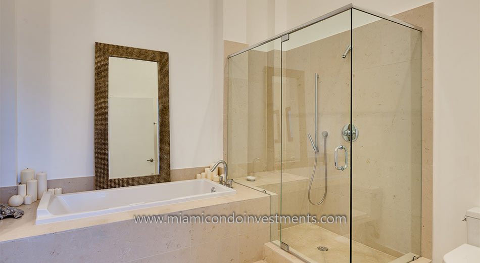 Icon Brickell condo tower 2 bathroom