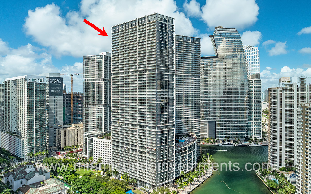 aerial photo of Icon Brickell Tower 2