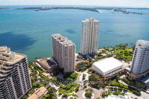 Isola condos brickell key