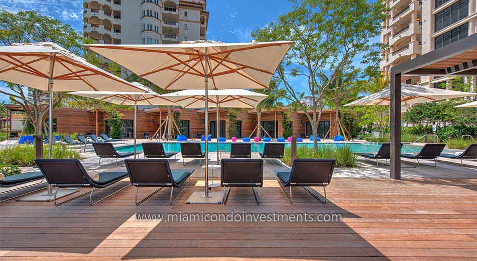 Palazzo Del Sol pool deck