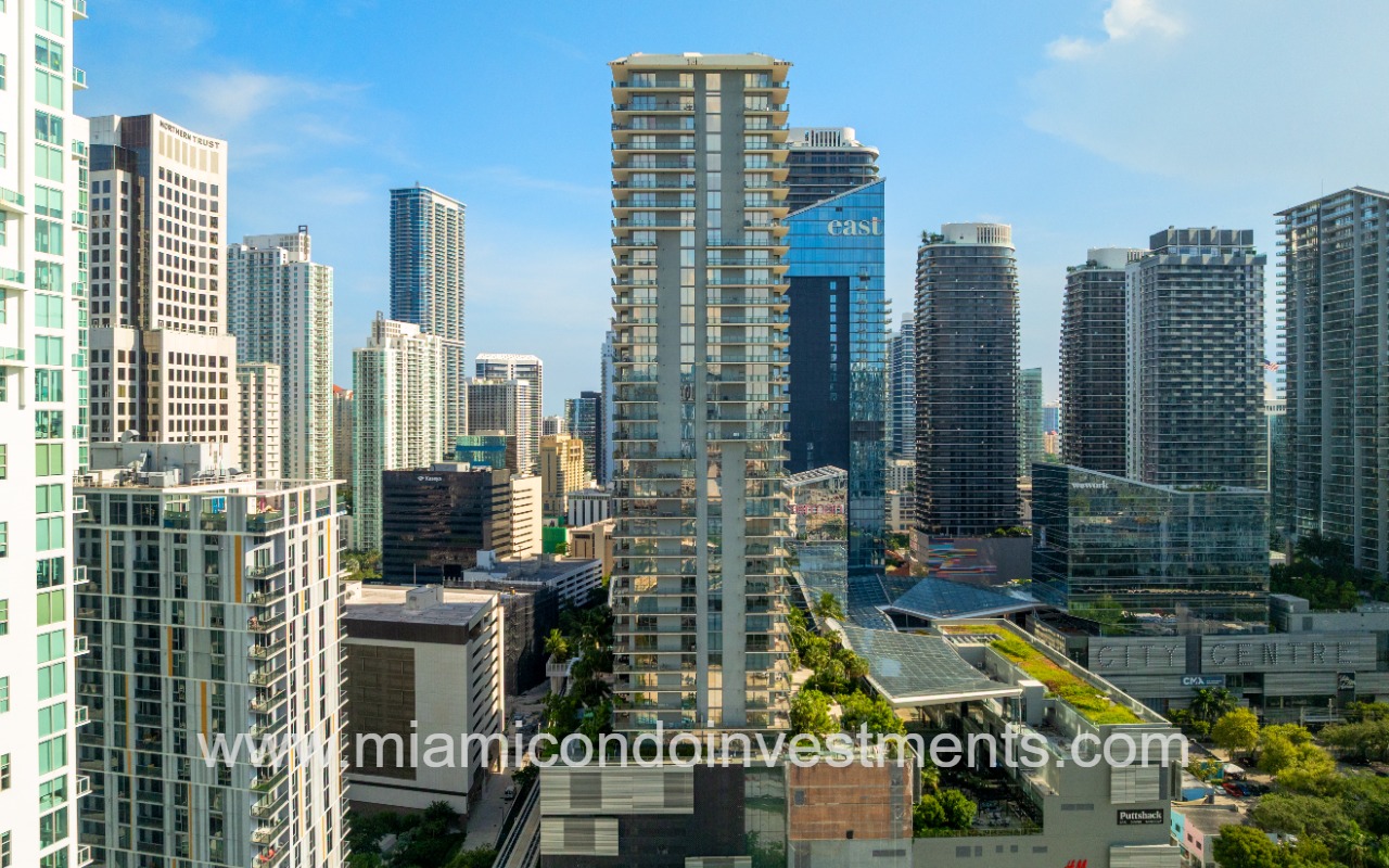 south view from Reach Brickell City Centre condominium