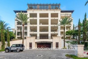 3535 Hiawatha Ave Coconut Grove FL 33133