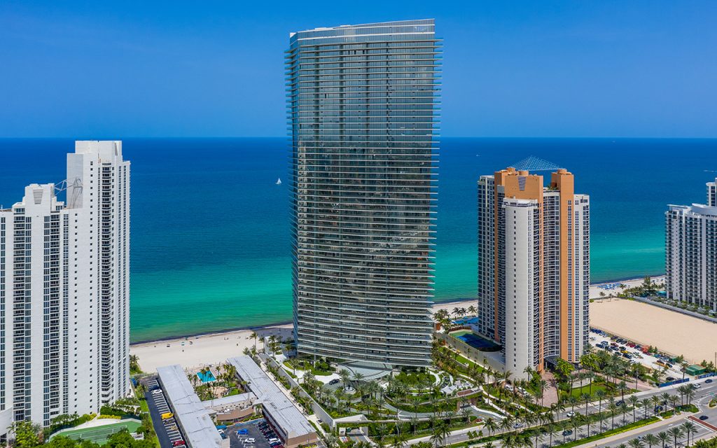 Residences by Armani Casa images