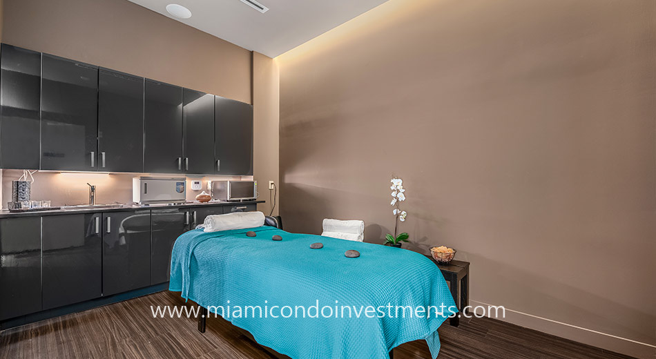 Rise Brickell City Centre massage room