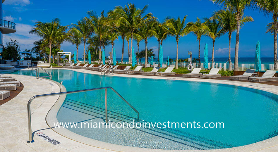 Ritz-Carlton Sunny Isles swimming pool