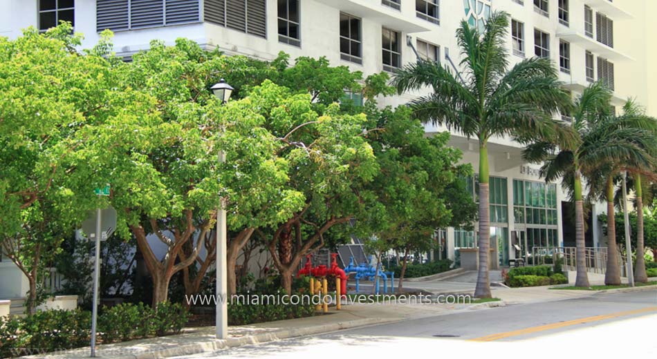 Solaris at Brickell condo exterior