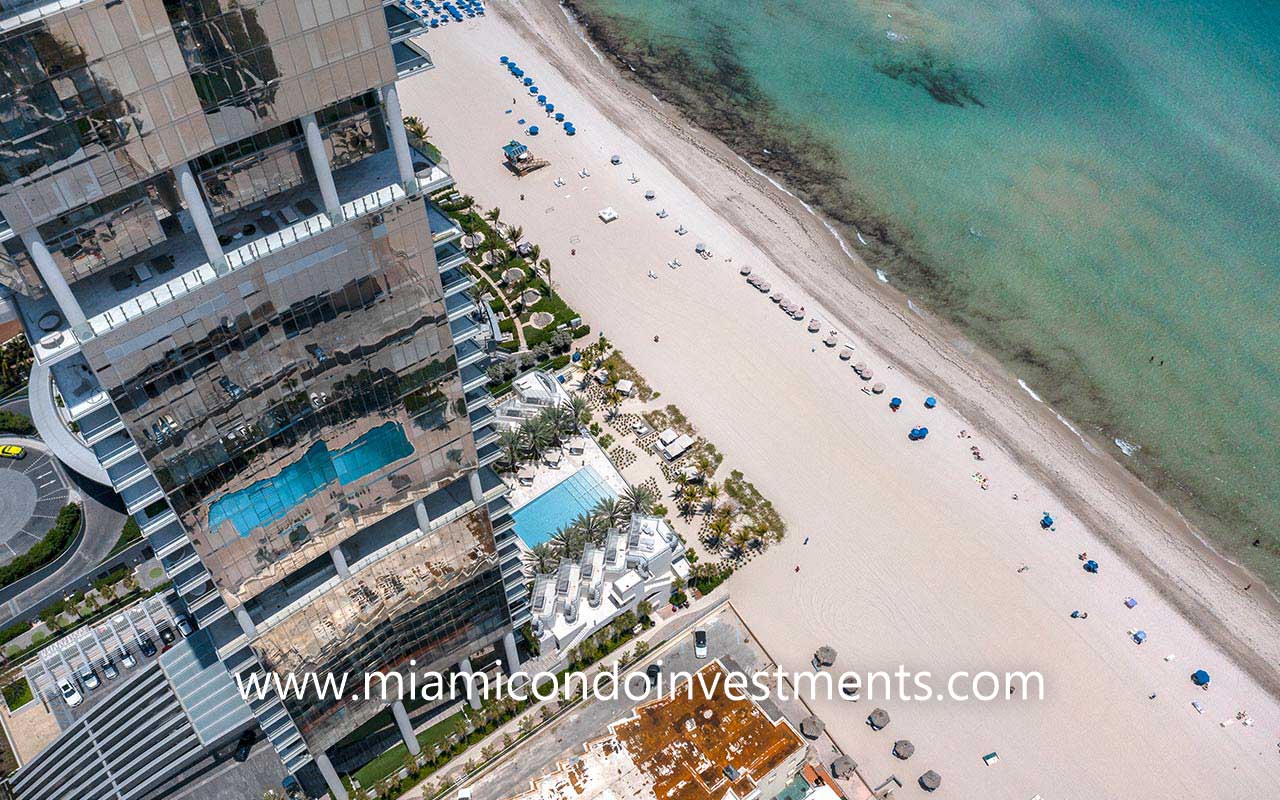 oceanfront pool at Turnberry Ocean Club