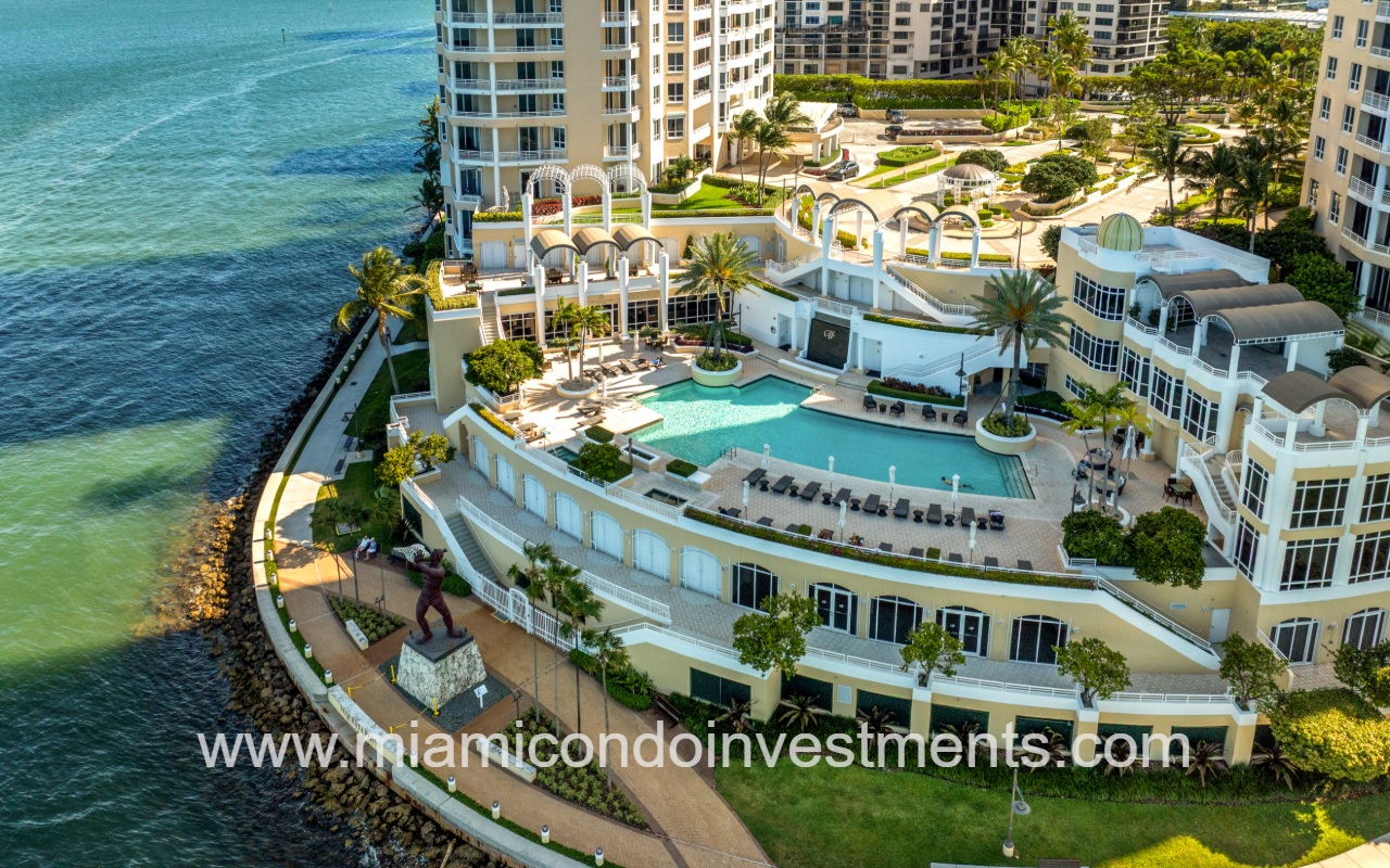 Two Tequesta Point drone view of condo building and pool